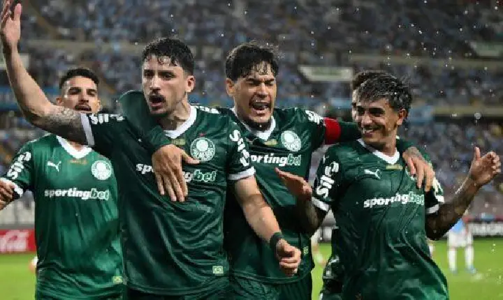 Palmeiras marca nos acréscimos e vence Sporting Cristal pela Libertadores