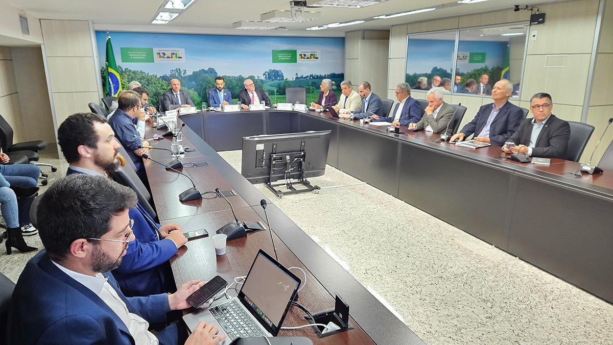 Em Brasília, Câmara Setorial da Cadeia Produtiva de Soja relaciona demandas emergenciais para a cultura