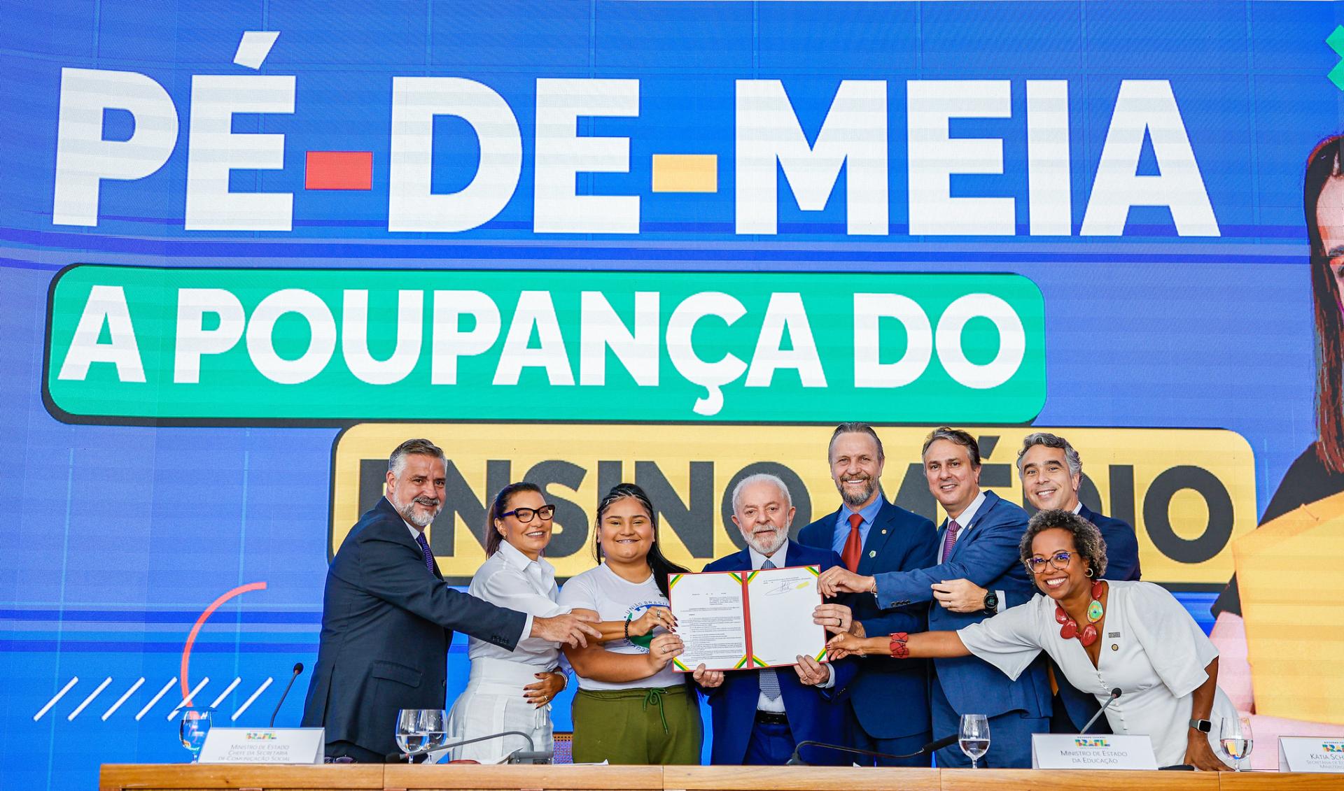 Governo pagará até R$ 9,2 mil para aluno do ensino médio